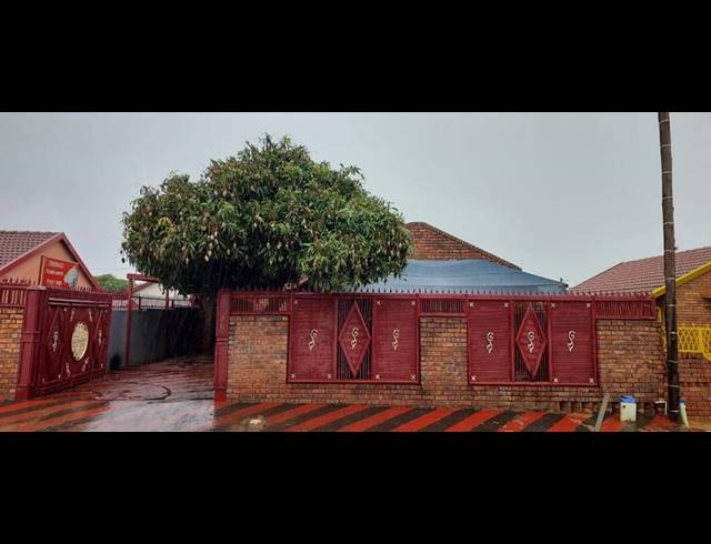 3 BEDROOM HOUSE FOR SALE IN SOSHANGUVE XX